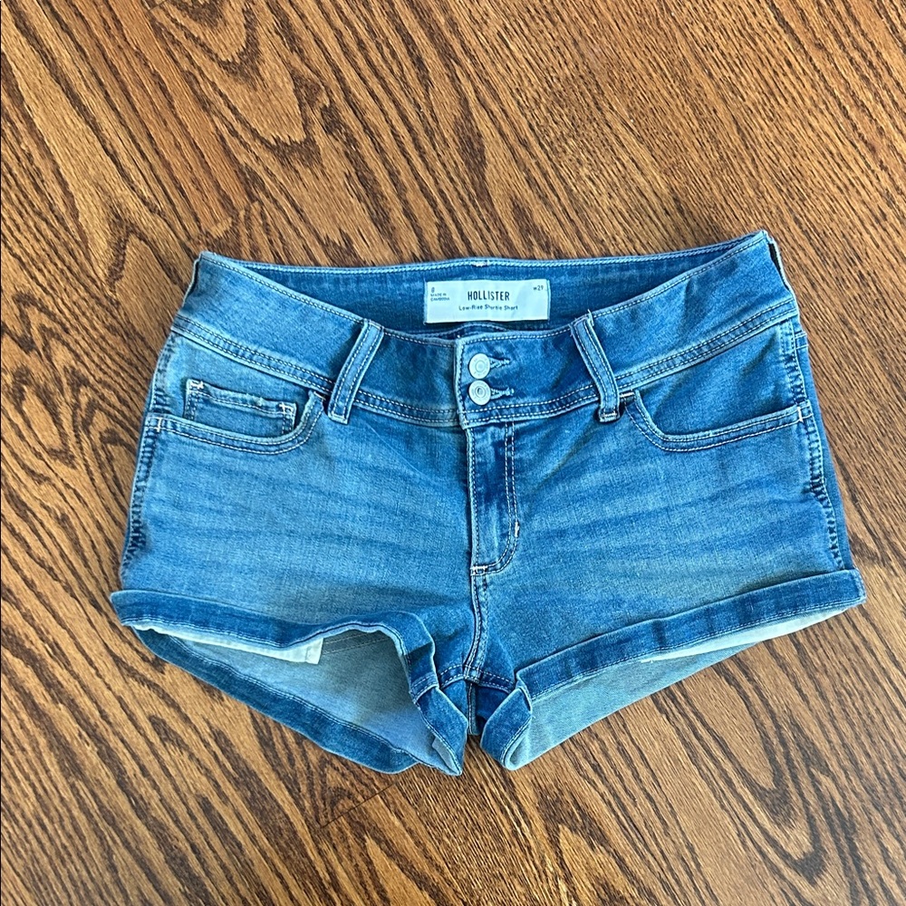 Hollister Low-Rise Shortie Short